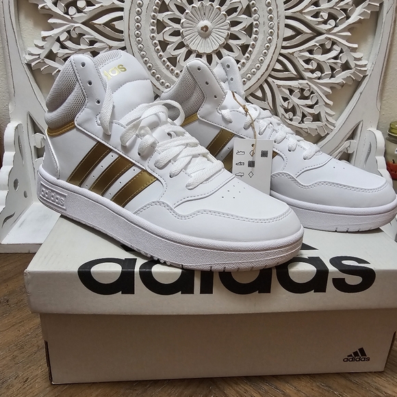 adidas Shoes - NEW Adidas hightops
